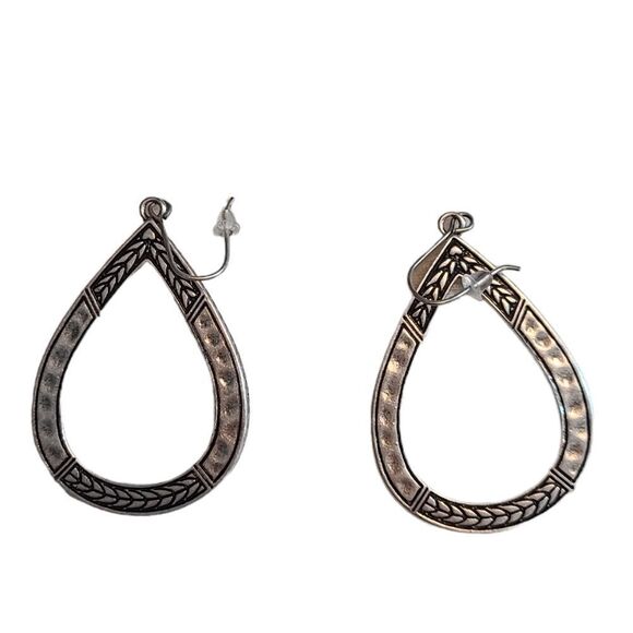 Silvertone Tear Drop Fashion Earrings - Picture 1 of 2